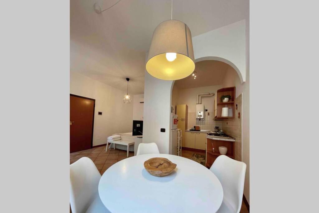 Unconventional Apartment: Centro Storico Con Bici 만토바 외부 사진
